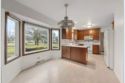 966 W Bauer Road, Naperville, IL 60563 - Photo 8