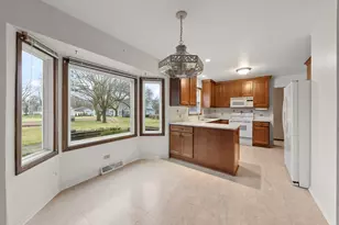 966 W Bauer Rd, Naperville, IL 60563 - Photo 8