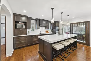 156 Sunset Ave, Glen Ellyn, IL 60137 - Photo 10