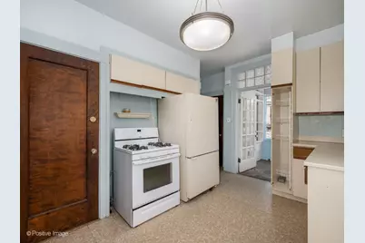 2542 W Coyle Avenue, Chicago, IL 60645 - Photo 14