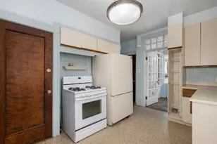 2542 W Coyle Ave, Chicago, IL 60645 - Photo 14