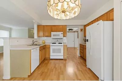 35 S London Court, South Elgin, IL 60177 - Photo 6