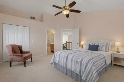 35 S London Court, South Elgin, IL 60177 - Photo 10