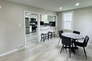 306 11th Ave, Sterling, IL 61081 - Photo 4