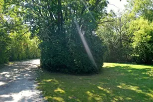 18238 W Gages Lake Rd, Grayslake, IL 60030 - Photo 24