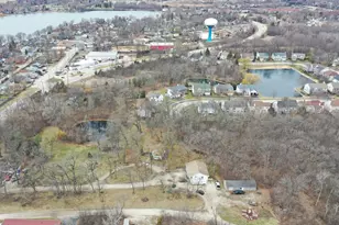 18238 W Gages Lake Rd, Grayslake, IL 60030 - Photo 4