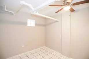 1318 W Foster Ave, Chicago, IL 60640 - Photo 4