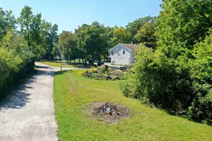 18238 W Gages Lake Rd, Grayslake, IL 60030 - Photo 10