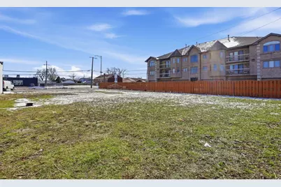 8404 S Roberts Road, Justice, IL 60458 - Photo 12