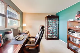 1111 E Greenwood Dr, Mount Prospect, IL 60056 - Photo 18