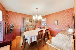 1111 E Greenwood Dr, Mount Prospect, IL 60056 - Photo 8