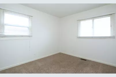 230 Princeton Street, Hoffman Estates, IL 60169 - Photo 12