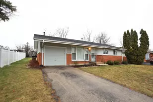 230 Princeton St, Hoffman Estates, IL 60169 - Photo 2