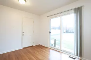 230 Princeton St, Hoffman Estates, IL 60169 - Photo 8