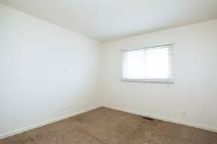 230 Princeton St, Hoffman Estates, IL 60169 - Photo 10