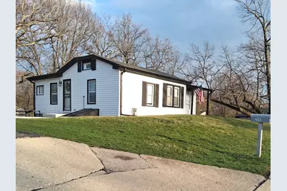 2241 Wallace Avenue, North Chicago, IL 60064 - Photo 2