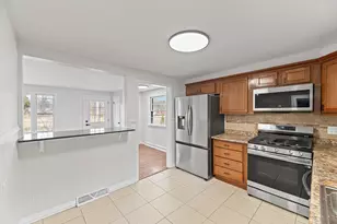 2100 Enoch Ave, Zion, IL 60099 - Photo 8