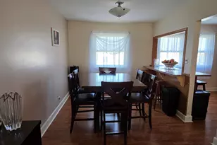 807 W Manor Ct W, Glenwood, IL 60425 - Photo 4