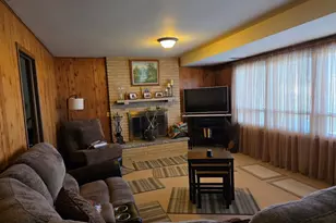 807 W Manor Ct W, Glenwood, IL 60425 - Photo 12