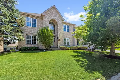 4 Sherwood Court, Lake in the Hills, IL 60156 - Photo 1