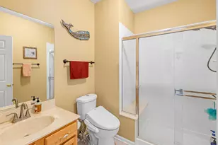 4 Sherwood Ct, Lake in the Hills, IL 60156 - Photo 8