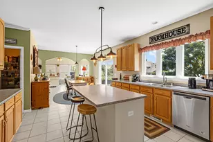 4 Sherwood Ct, Lake in the Hills, IL 60156 - Photo 16