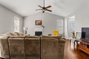 3920 Trailway Dr, Champaign, IL 61822 - Photo 6