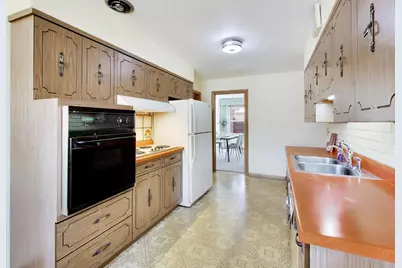 820 N Delphia Avenue, Park Ridge, IL 60068 - Photo 8