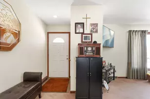 907 Obrien St, Harvard, IL 60033 - Photo 2