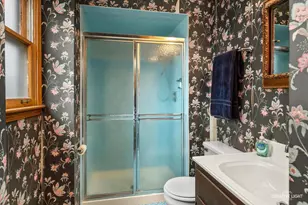 825 Columbia Ln, Darien, IL 60561 - Photo 16