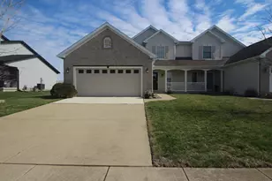 728 Kristin Dr, Normal, IL 61761 - Photo 2