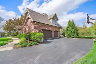 37W220 Mission Hills Dr, Saint Charles, IL 60175 - Photo 46