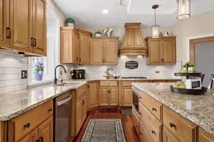 37W220 Mission Hills Dr, Saint Charles, IL 60175 - Photo 18