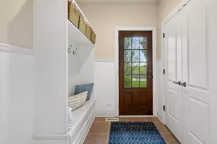 37W220 Mission Hills Dr, Saint Charles, IL 60175 - Photo 20