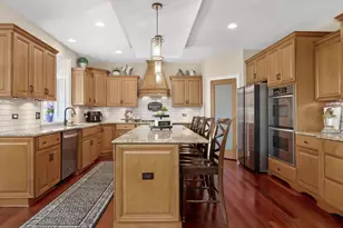 37W220 Mission Hills Dr, Saint Charles, IL 60175 - Photo 16