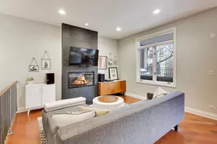 1945 N Wilmot Ave, Chicago, IL 60647 - Photo 4