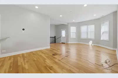 4742 N Sawyer Avenue #2, Chicago, IL 60625 - Photo 4