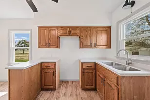 619 E 11th St, Gibson City, IL 60936 - Photo 10