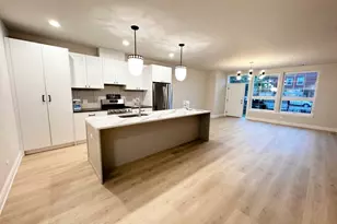 4315 S Indiana Ave, Chicago, IL 60653 - Photo 2