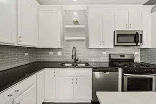 3596 Hyde Park Ct, Elgin, IL 60124 - Photo 12