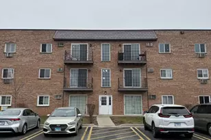 143 W Elk Trail, Carol Stream, IL 60188 - Photo 1