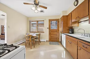 942 Sherwood Rd, La Grange Park, IL 60526 - Photo 6