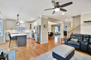 35 Red Tail Dr, Hawthorn Woods, IL 60047 - Photo 12