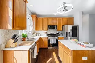 579 W Caldwell Dr, Round Lake, IL 60073 - Photo 4