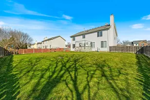 579 W Caldwell Dr, Round Lake, IL 60073 - Photo 38