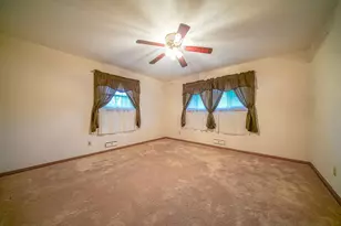 1854 N Weller Dr, Mount Morris, IL 61054 - Photo 16