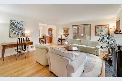 6621 N Keating Avenue, Lincolnwood, IL 60712 - Photo 2