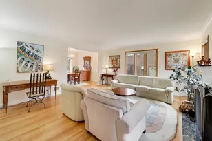 6621 N Keating Ave, Lincolnwood, IL 60712 - Photo 2