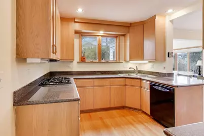 6621 N Keating Avenue, Lincolnwood, IL 60712 - Photo 10