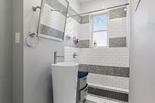 4411 S Calumet Ave, Chicago, IL 60653 - Photo 8